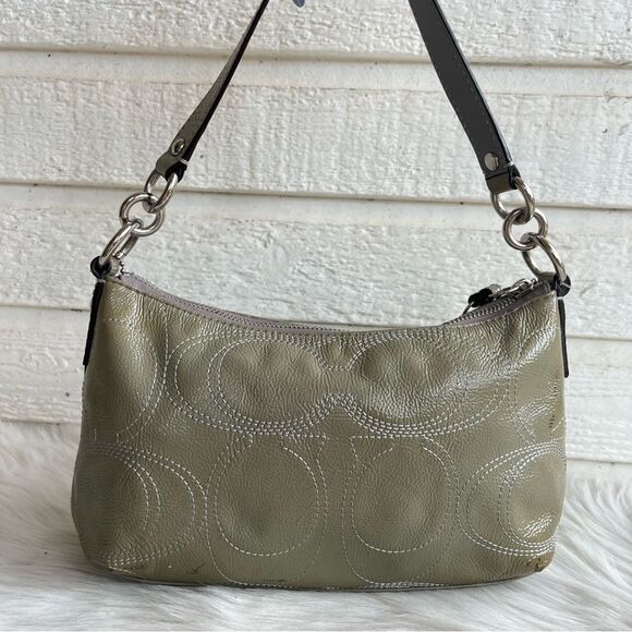 COACH Grey Taupe Glossy Patent Leather Hobo Baguette Signature Poppy 15141 - Picture 4 of 10